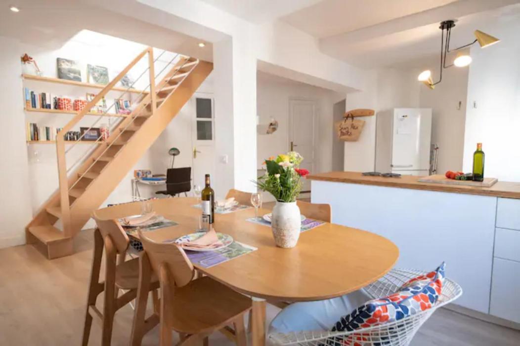 Magnifique Appartement De Charme Avec Vue Sur Le Palais Des Papes A Avignon Wifi Gratuit المظهر الخارجي الصورة
