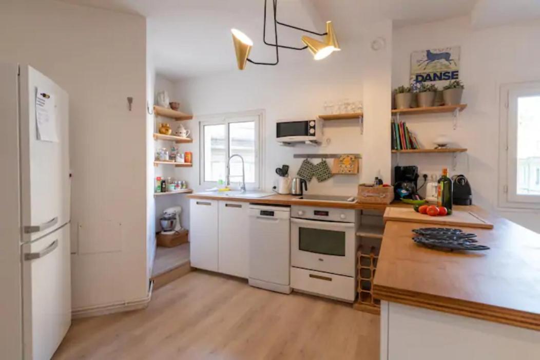 Magnifique Appartement De Charme Avec Vue Sur Le Palais Des Papes A Avignon Wifi Gratuit المظهر الخارجي الصورة
